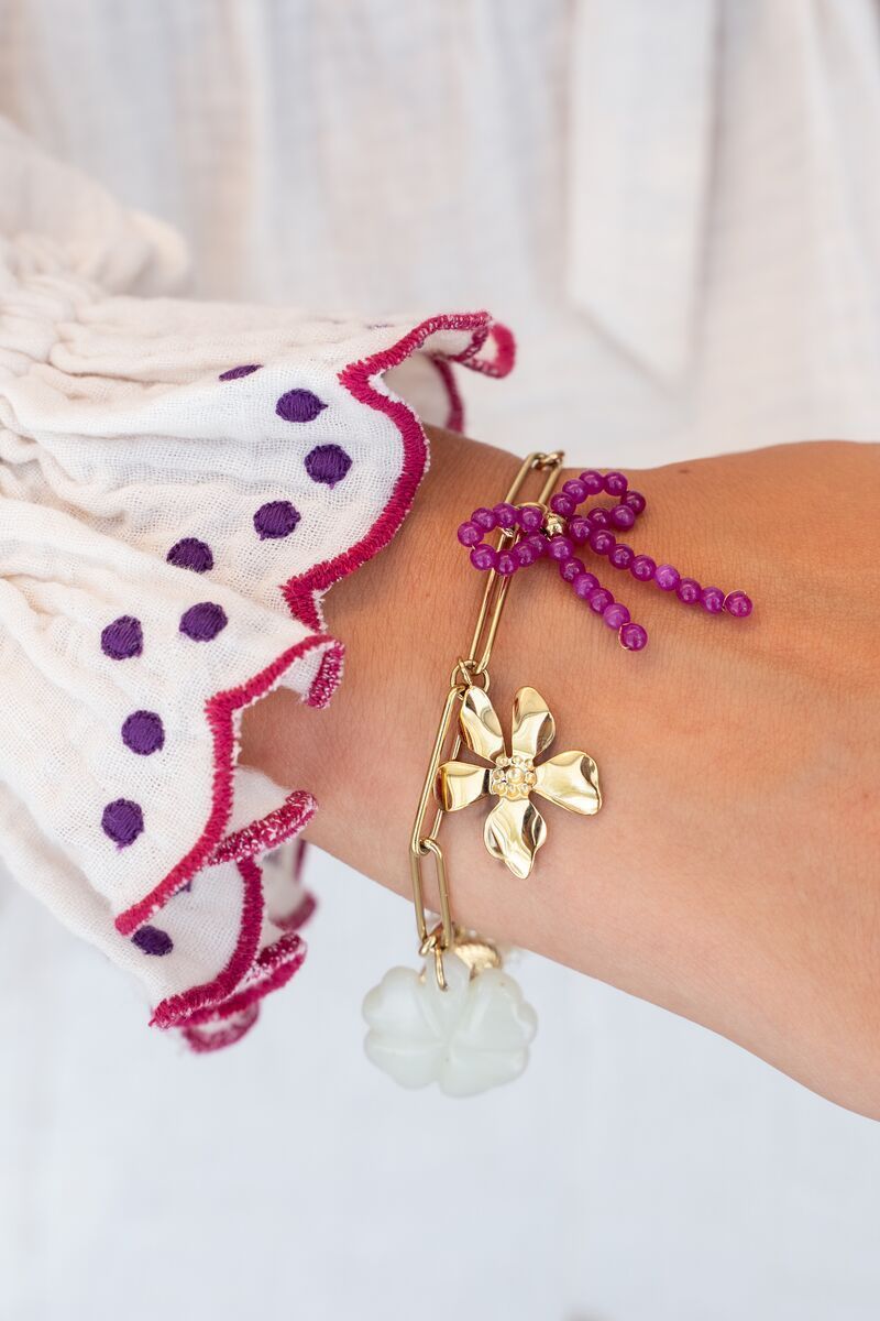 Pulsera de charms de flores y corazones - Imagen 2