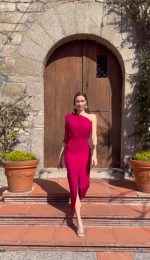 Vestido Midi Asimétrico con Plumas - Imagen 4