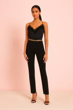 Pantalón Negro con Cadenas en Cintura