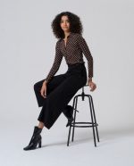 Pantalón amplio con botones en cintura - Imagen 3