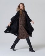 Poncho abierto de tricot con detalle de flecos - Imagen 9