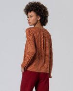 Blusa cuello redondo con abertura en escote - Imagen 3
