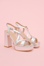 Sandalia dorada tacon cuadrado y plataforma