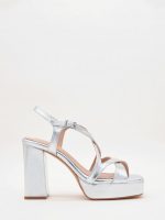 Sandalia dorada tacon cuadrado y plataforma - Imagen 8