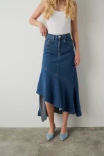 Falda Vaquera Asimétrica Con Volantes - Imagen 2