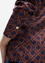 Camisa logotipada recta - Imagen 4