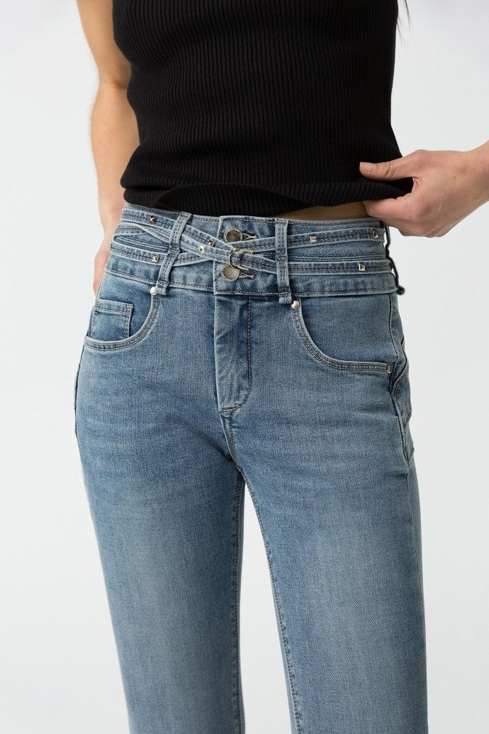 1742833817_e99b268efb23ad59cb3906d8590c514d Pantalón Vaquero Skinny Doble Up Cinto Tachas - Imagen 1