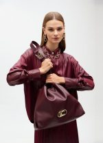 Bolso shopper efecto piel con logo LC ovalado