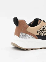 Zapatillas Taupe con Animal Print y Glitter - Imagen 4