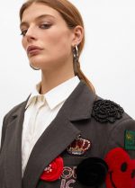 Americana cruzada oversize detalle parches - Imagen 9