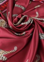 Pañuelo estampado LC y leopardos - Imagen 2