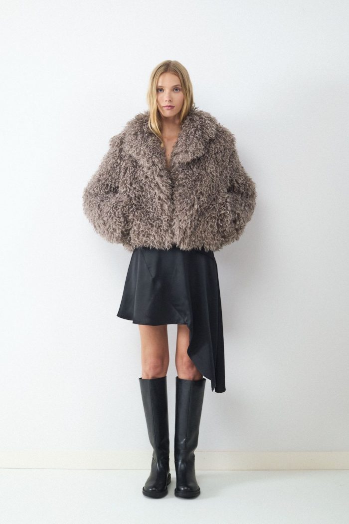 Abrigo corto pelo faux fur rizo - Imagen 8