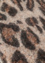 Bufanda en animal print con flecos - Imagen 7