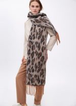 Bufanda en animal print con flecos