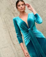 Vestido Largo de Terciopelo con Nudo - Imagen 3