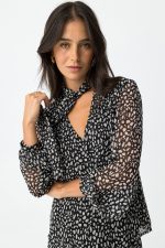 Blusa con lazada Dalmata_C - Imagen 4