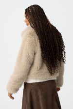 Chaqueta faux fur Thretha - Imagen 11