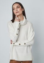 Jersey cuello chimenea con aberturas