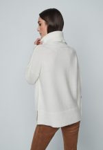 Jersey cuello chimenea con aberturas - Imagen 2