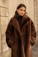 Abrigo largo piel ecologica efecto visón - Imagen 4