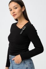 Camiseta manga larga escote asimetrico Malli - Imagen 4