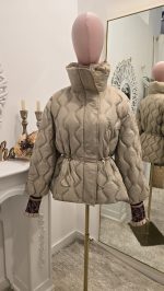 Parka Beige con Puño de Punto - Imagen 2