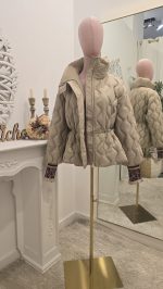 Parka Beige con Puño de Punto - Imagen 6