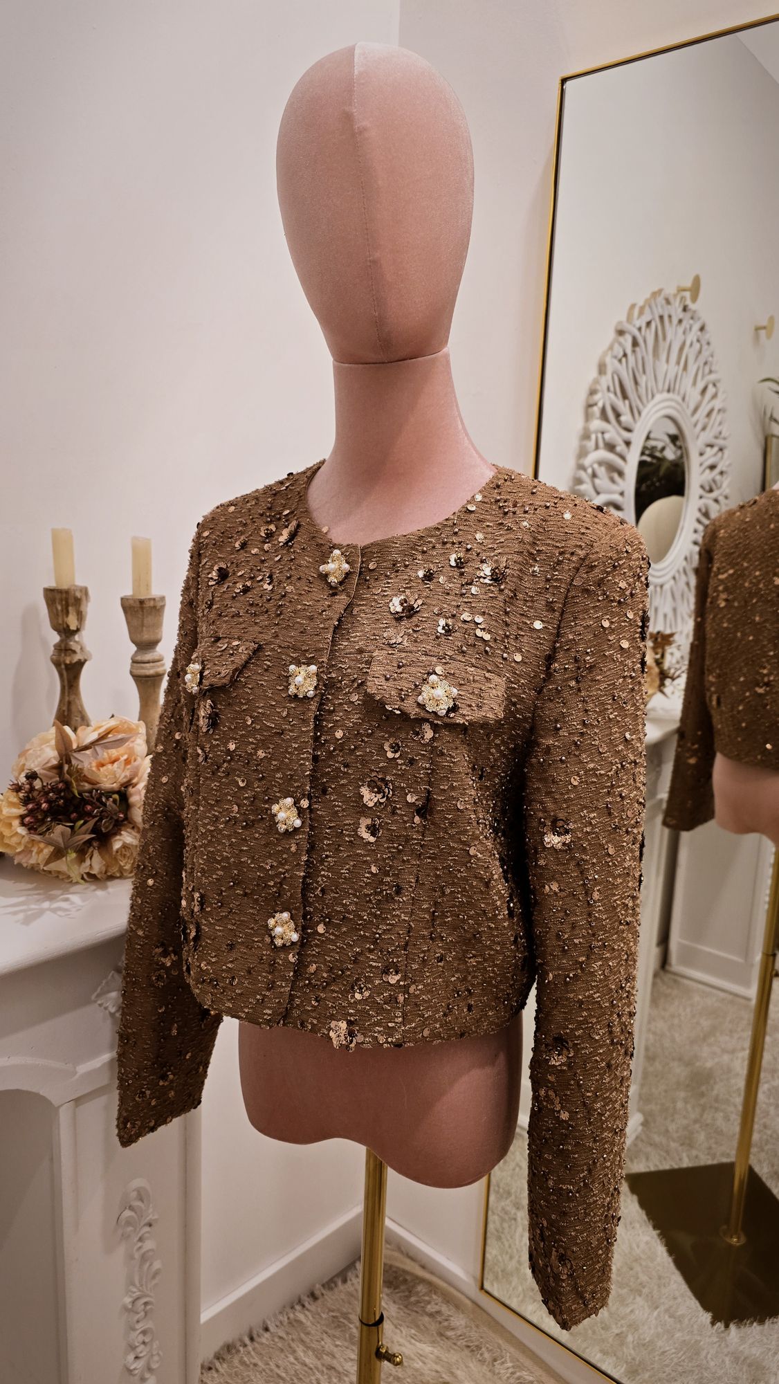 20251029_195633 Chaqueta Chanel Pedreria Camel - Imagen 4