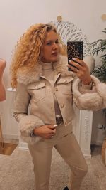 Biker ecopiel con puños y cuello furry - Imagen 2