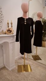 Vestido Corto con Botones Dorados