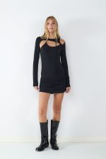 Vestido mini con cut out - Imagen 7