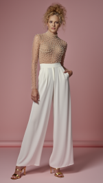 TOP DE TUL CON PERLAS Y CUELLO PERKINS