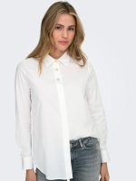 Camisa larga con tres botones dorados Only Sable Nina - Imagen 5