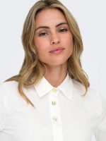 Camisa larga con tres botones dorados Only Sable Nina - Imagen 6
