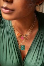 Collar místico con diferentes charms