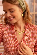 Collar de acero con siete corazones