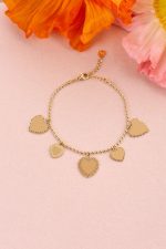 Pulsera con cinco corazones