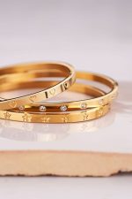 Pulsera rígida con corazones grabados - Imagen 3