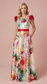 Vestido de fiesta estampado con hombreras de plumas