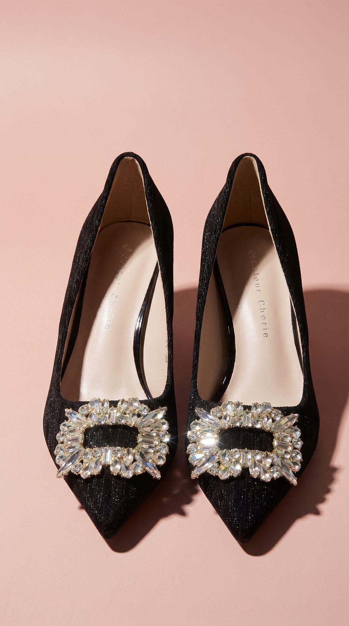 freepik__-intent-imagen-ecommerce-premium-de-zapatos-de-sal__38678 Salon Joya - Imagen 1