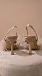 Zapato de Satén con Plumas - Imagen 3