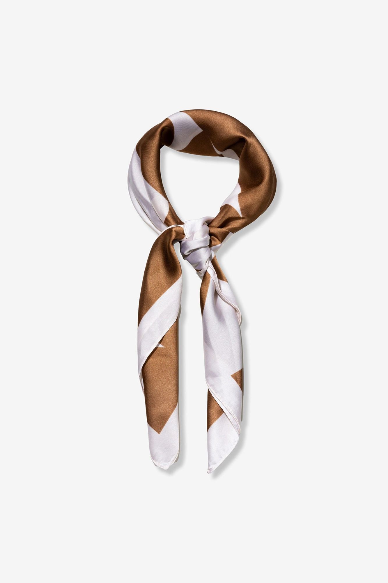 1749830517_c7a907ce61d2f23e29ea15edd3dd2cc1 Pañuelo cuadrado Pietra - Imagen 1