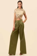 Pantalon amplio con pinzas