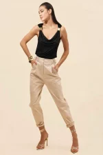 Camiseta drapeada con apliques metálicos - Imagen 2