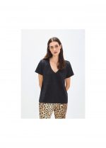 Camiseta con animal en strass