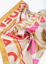 Pañuelo satinado con flores y tigres - Imagen 3