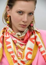 Pañuelo satinado con flores y tigres - Imagen 9