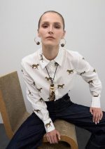 Collar largo colgante combinado animal print y dorado - Imagen 6