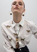 Collar largo colgante combinado animal print y dorado - Imagen 5