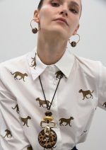 Collar largo colgante combinado animal print y dorado - Imagen 7